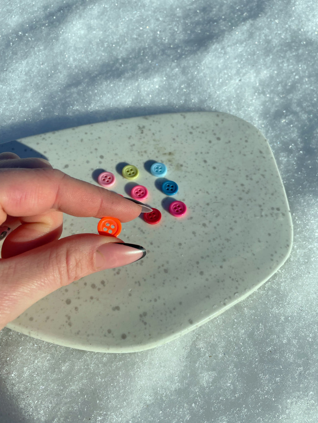 Små fargede plastknapper-1